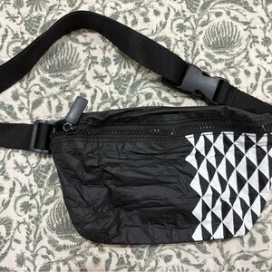 EUC Aloha Collection Mini Hip Pack - tribal pattern